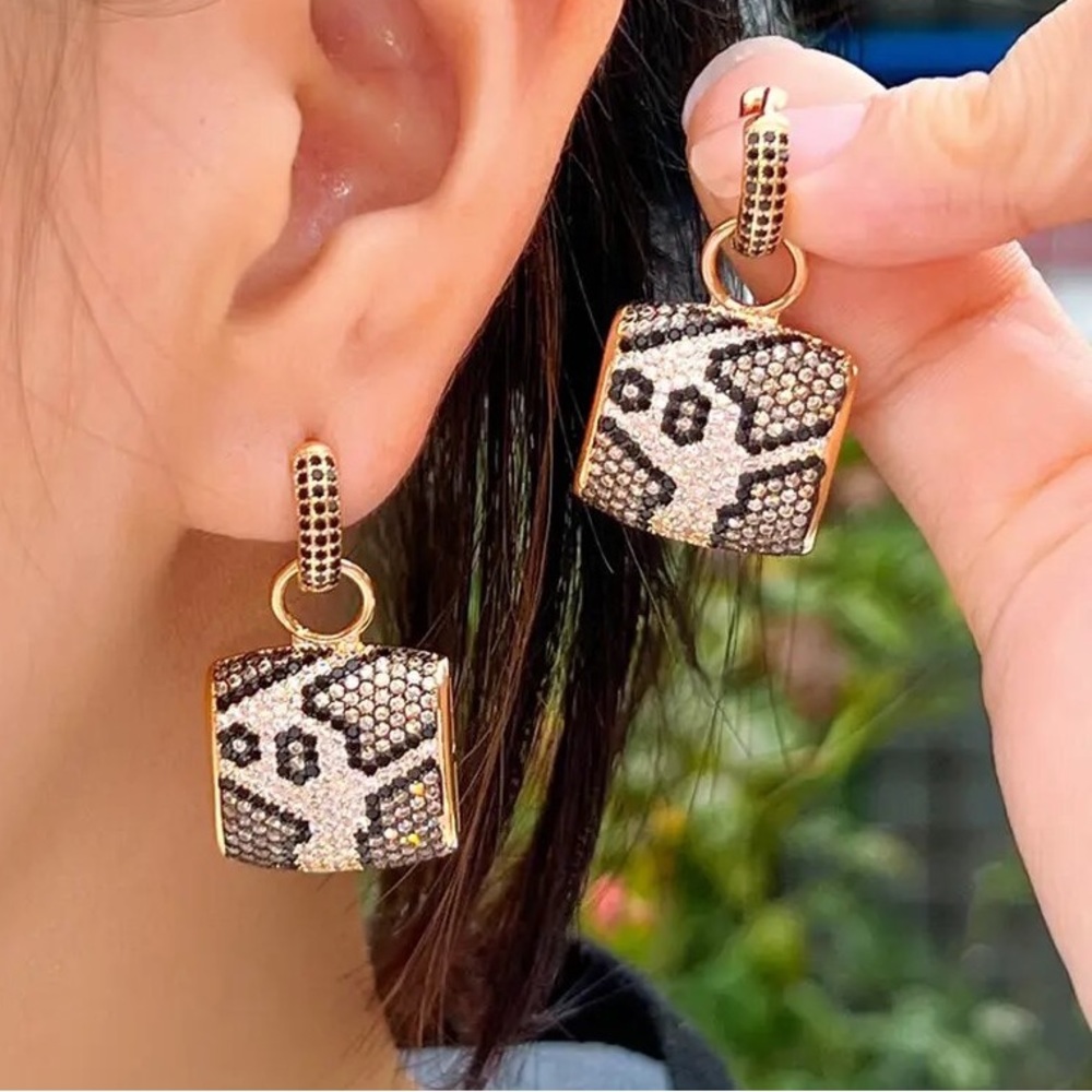 Leopard Dangle CZ Gold Earrings - Picture 3 of 7